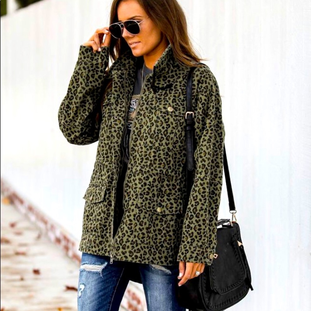 Women’s Small Oversized Leopard Jacket
